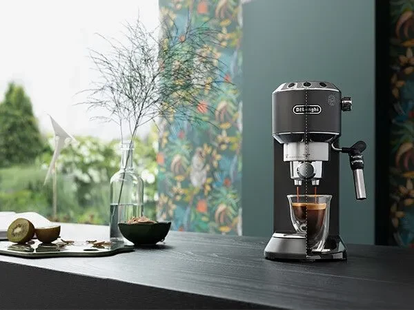 ماكينة قهوة اسبريسو ديلونجي ديديكا ستايل بالضغط، 1300 وات، اسود - EC 685.BK