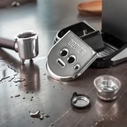 ماكينة قهوة اسبريسو ديلونجي ديديكا ستايل بالضغط، 1300 وات، اسود - EC 685.BK