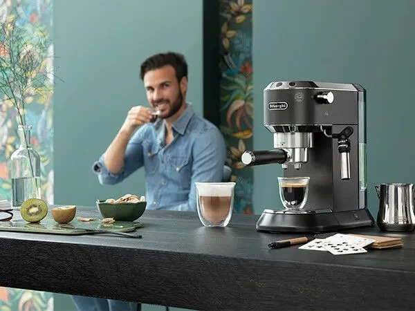 ماكينة قهوة اسبريسو ديلونجي ديديكا ستايل بالضغط، 1300 وات، اسود - EC 685.BK